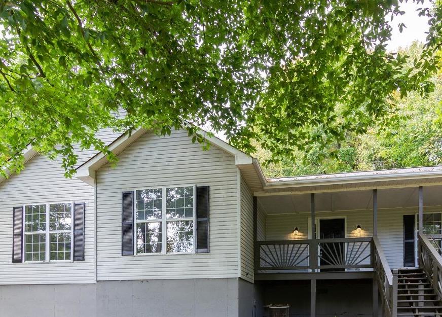 CLARENCE NICHOLS RD 135,309 3BDR 2BTH Single Family Young