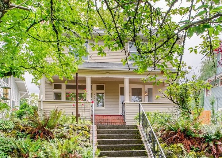 NE GLISAN ST 732,000 5BDR 3BTH Portland OR Foreclosure Listing