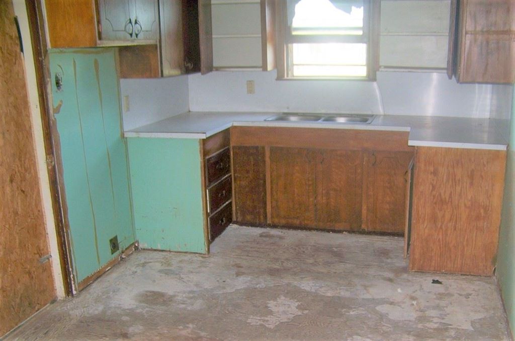 E CYPRESS AVE 14,000 2BDR 1BTH Single Family Enid OK