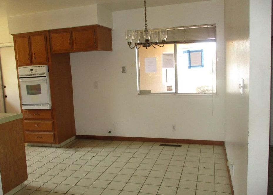 N ANGUS ST 247,500 3BDR 2BTH Fresno CA Foreclosure Listing