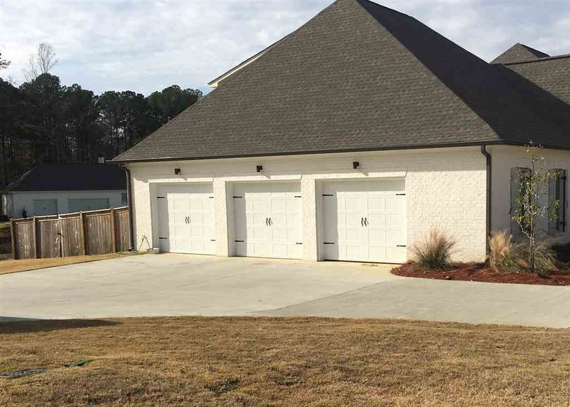 LONG LEAF PL 450,000 5BDR 5BTH Single Family Madison MS Foreclosure Listing 29925396