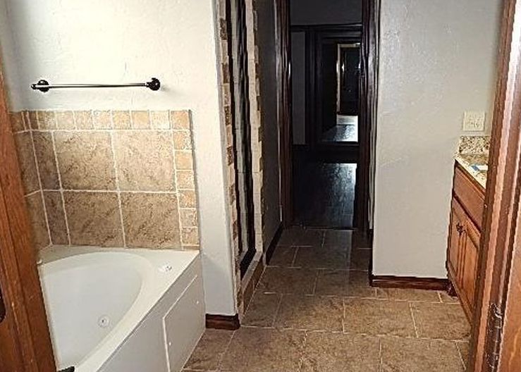 SW 124TH PL 270,000 3BDR 2BTH Oklahoma City OK Foreclosure