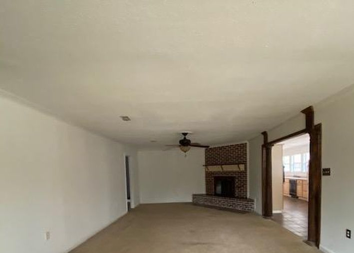 LAKE ESTATES DR 146,000 3BDR 2BTH Single Family Hattiesburg