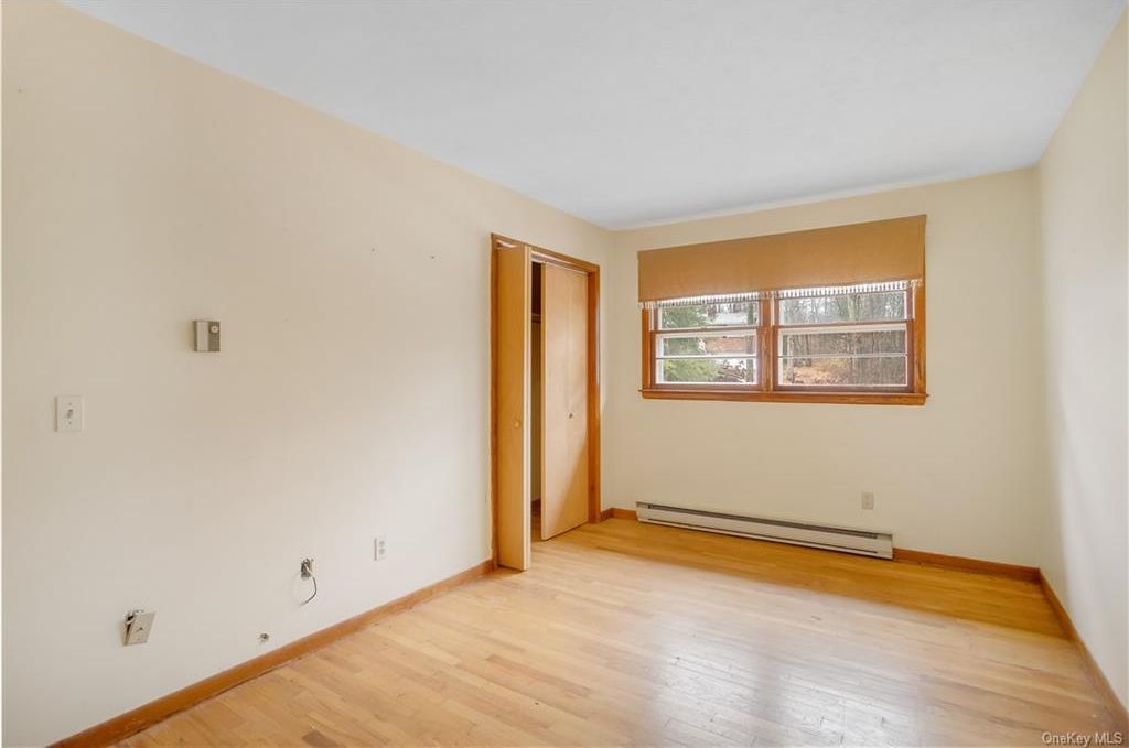 GREENTREE DR S 209,000 4BDR 3BTH MultiFamily Hyde Park NY