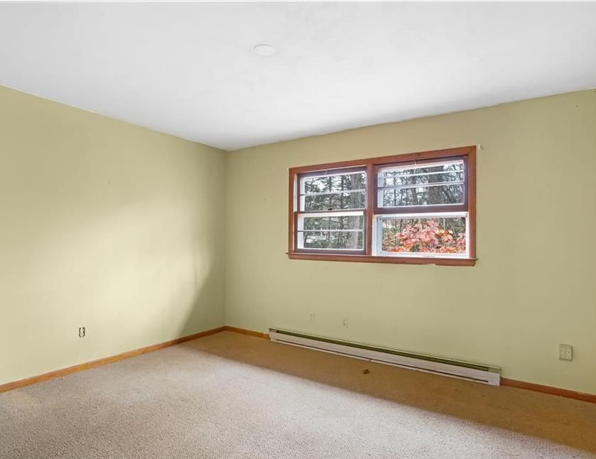 GREENTREE DR S 209,000 4BDR 3BTH MultiFamily Hyde Park NY