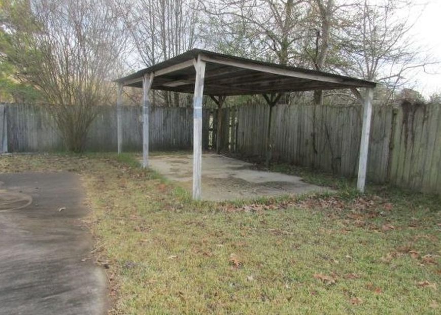 SKYLARK DR 94,900 3BDR 2BTH Single Family Pine Bluff AR