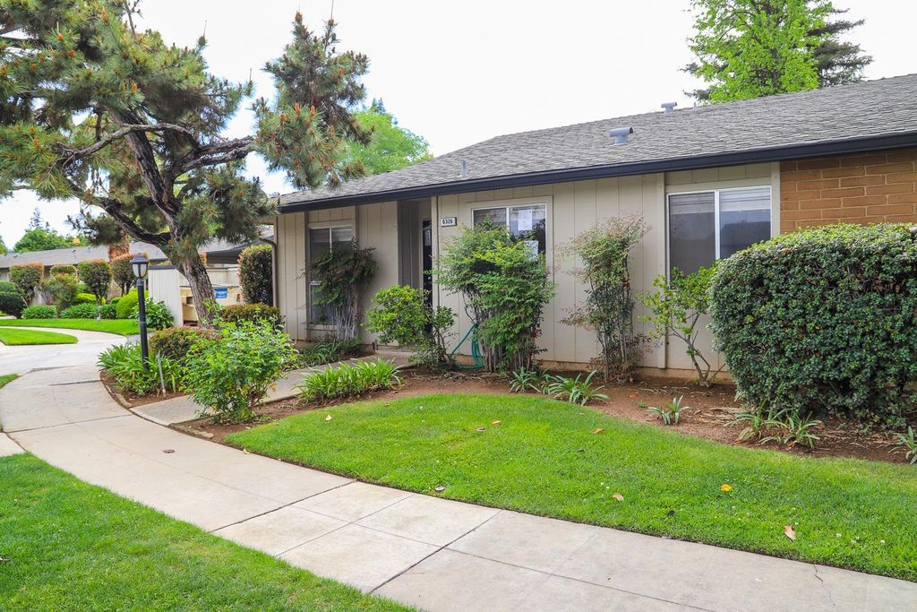 N PALM AVE 198,000 2BDR 2BTH Condo/Townhome Fresno CA