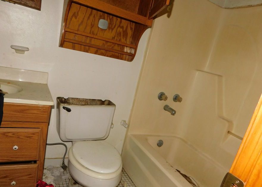 S RED BANKS RD 93,800 3BDR 2BTH Single Family Byhalia MS Foreclosure Listing 30172738