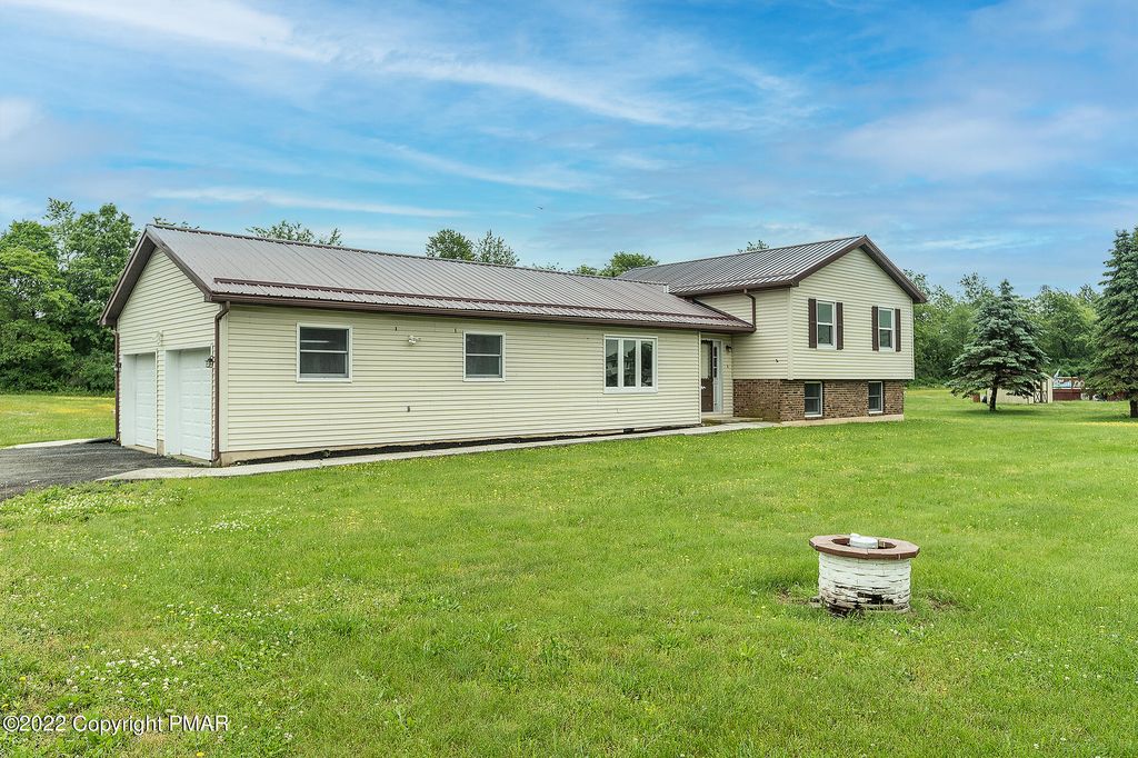 SWITZGABEL DR 334,900 3BDR 2BTH Brodheadsville PA Foreclosure