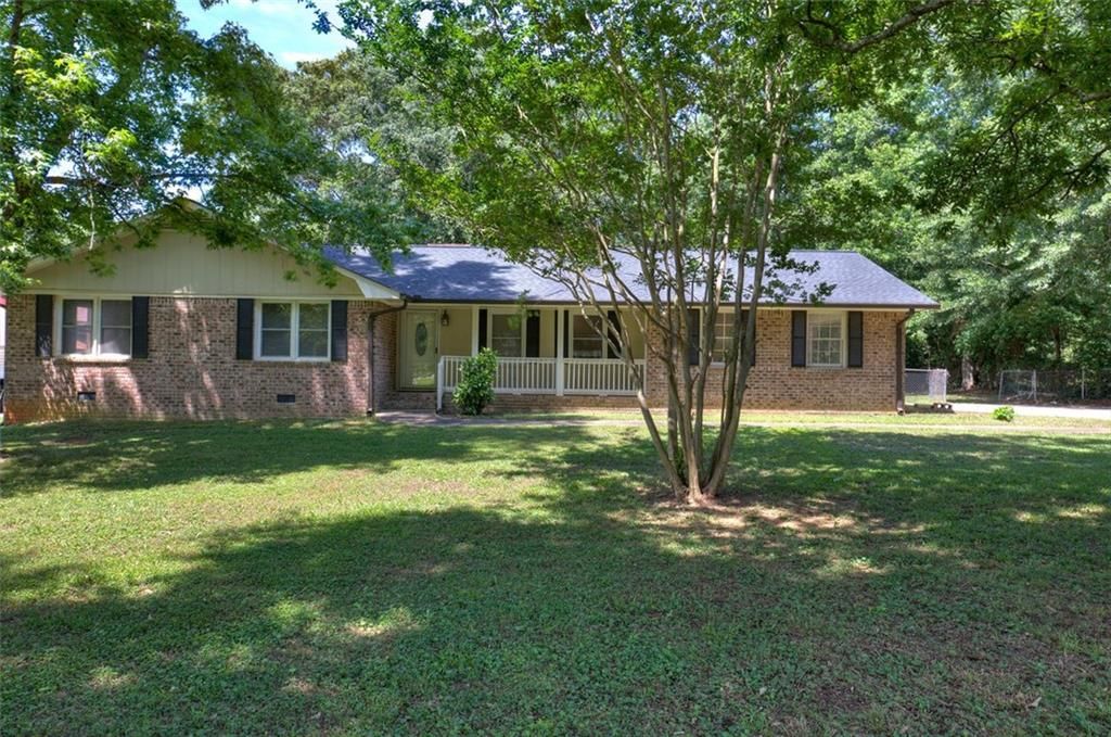 BURNT HICKORY RD SW 299,900 3BDR 2BTH Single Family