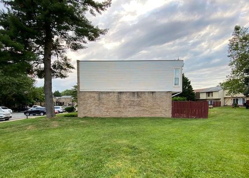 OAK LEAF DR 108 228,000 3BDR 3BTH Silver Spring MD Foreclosure