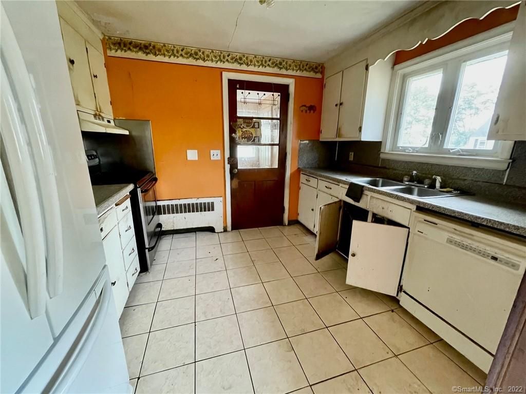 TOWER AVE 119,600 3BDR 2BTH Hartford CT Foreclosure Listing 30245459