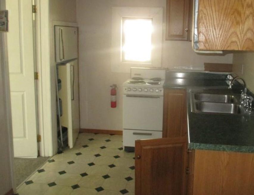 CONSTITUTION DR 90,000 5BDR 2BTH MultiFamily Fairbanks AK