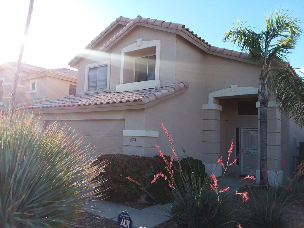 E KIMBERLY WAY 329,900 3BDR 3BTH Phoenix AZ Preforeclosure