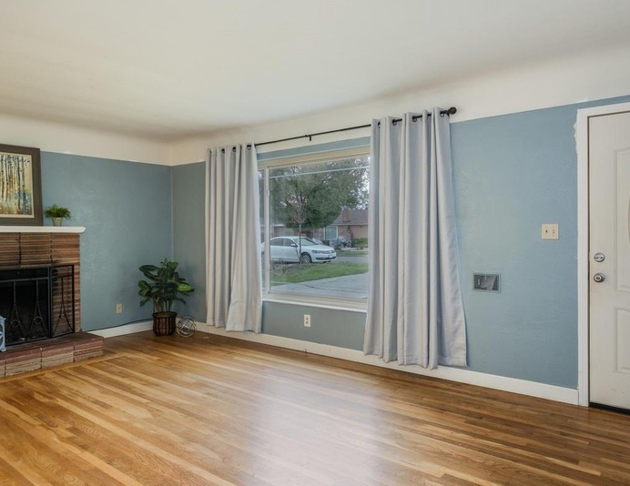 E CORNELL AVE 209,000 3BDR 2BTH Fresno CA Preforeclosure