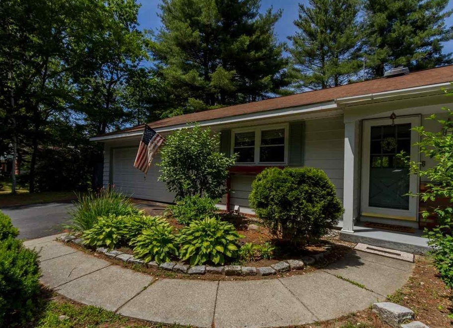 GLENWOOD DR 239,869 3BDR 2BTH Saratoga Springs NY Pre