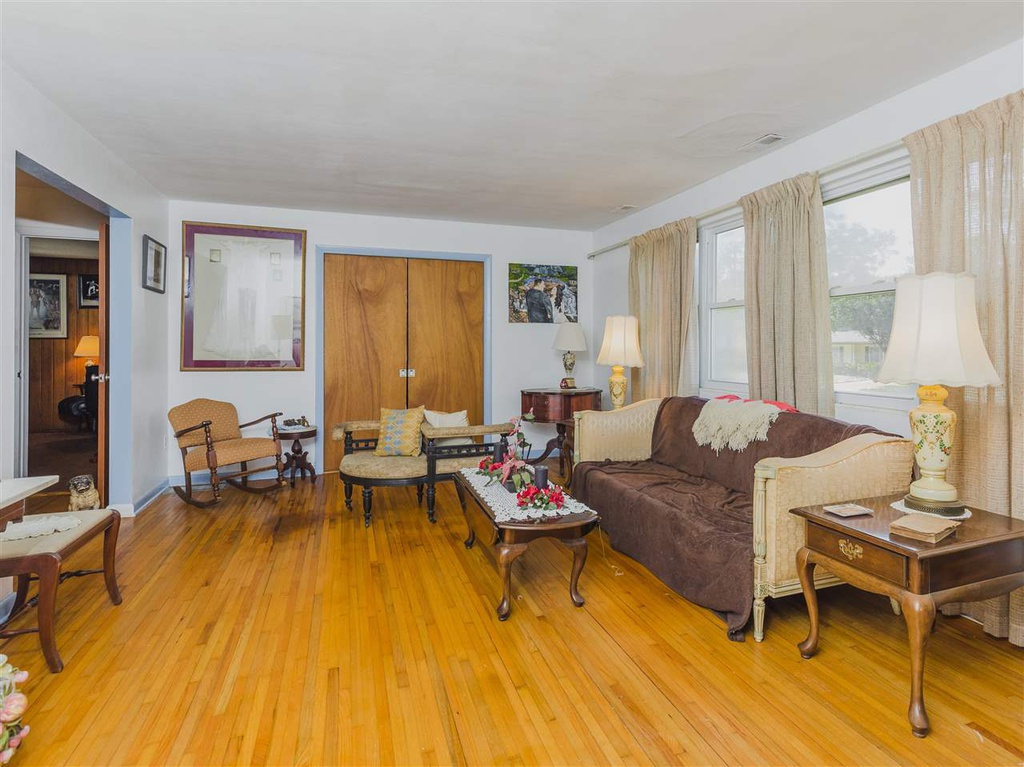 NW 17TH PL 299,000 4BDR 2BTH Single Family Gainesville FL