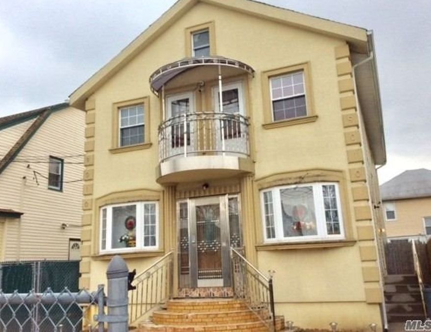 HOLLIS COURT BLVD 662,000 5BDR 2BTH Single Family Queens Village NY Preforeclosure