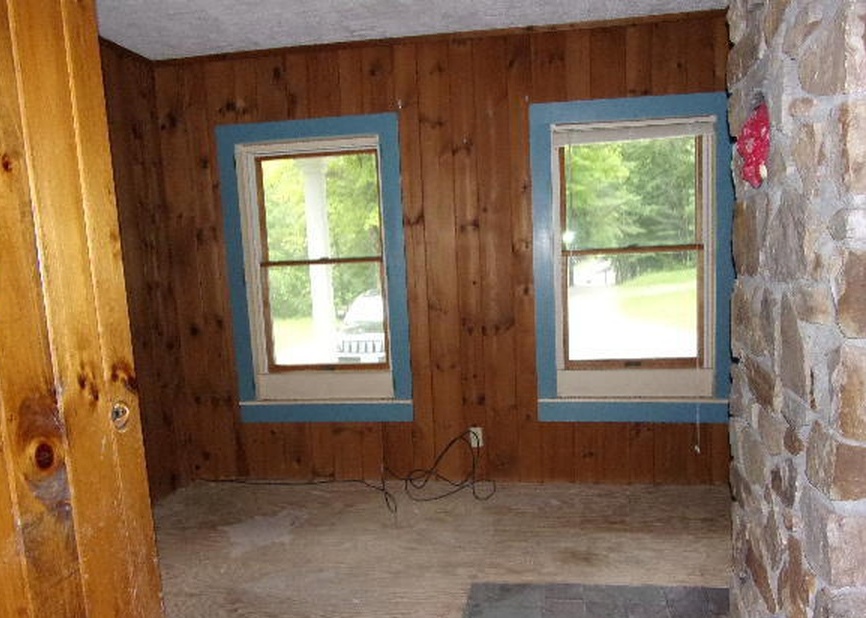 CREEK RD 182,000 4BDR 3BTH Single Family Crown Point NY Pre