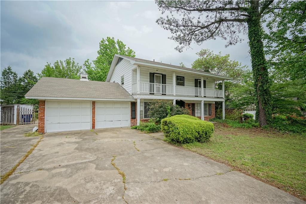 RIVIERA DR 155,400 4BDR 2.5BTH Single Family Fort Smith AR