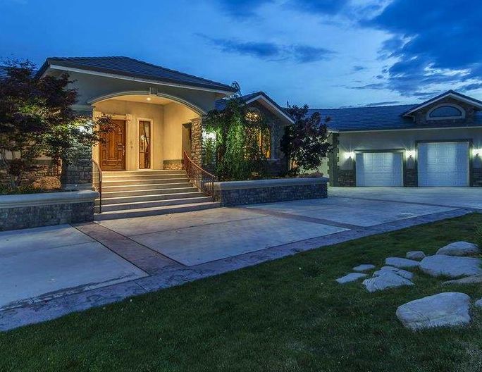 S CANTLON LN 129,600 4BDR 2.5BTH Single Family Reno NV Pre