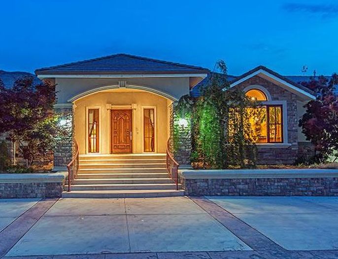 S CANTLON LN 129,600 4BDR 2.5BTH Single Family Reno NV Pre