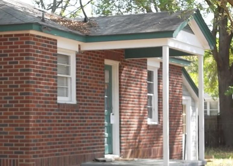 VICTORIA AVE 278,500 2BDR 1BTH Single Family North