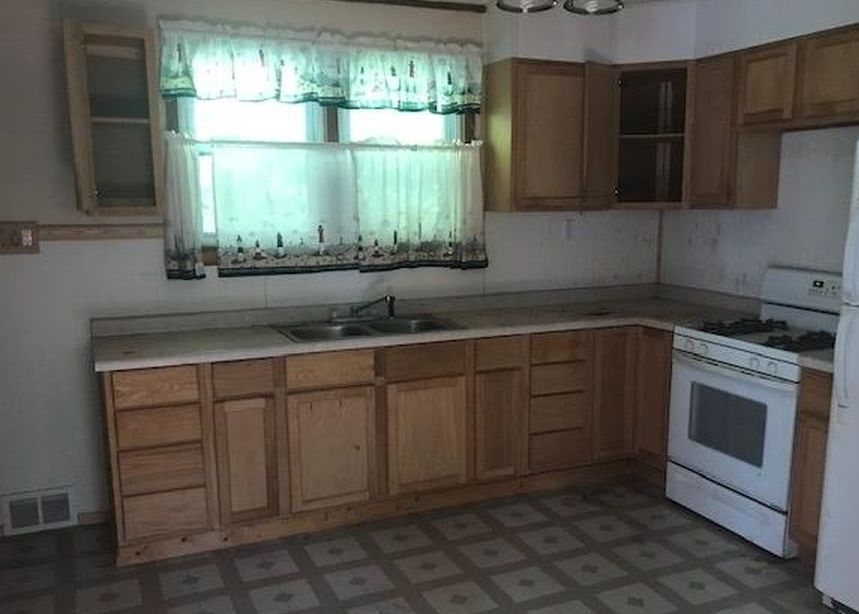 JUNE ST 45,600 3BDR 2BTH Single Family Kewanee IL Pre