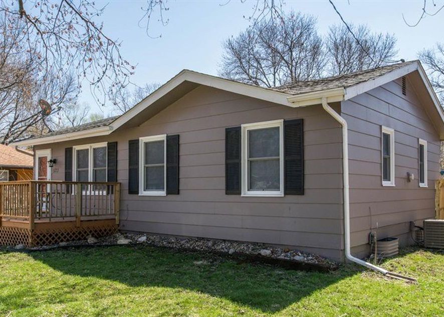 E TITUS AVE 189,500 3BDR 2BTH Single Family Des Moines IA