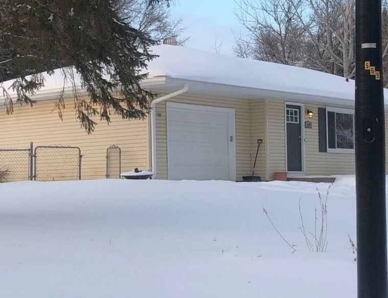 PINEWOOD DR 283,482 4BDR 2BTH Saint Paul MN Preforeclosure