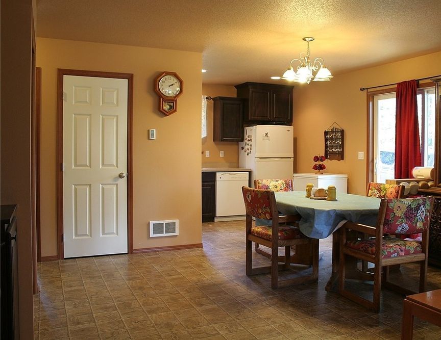 E CLONAKILTY DR 291,200 1BDR 1BTH Single Family Shelton WA