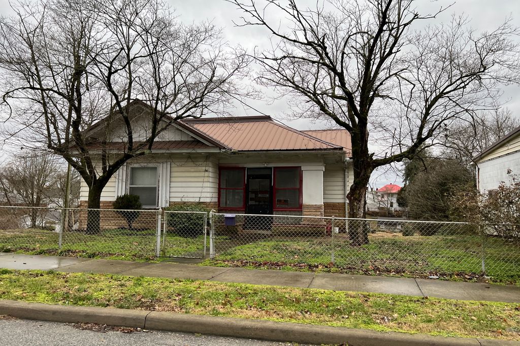 N 7TH ST 73,200 3BDR 1BTH Single Family Cannelton IN Pre