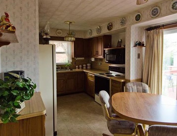 W CHICAGO ST 138,600 3BDR 1BTH Single Family Livonia MI Pre