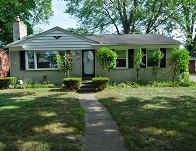 W CHICAGO ST 138,600 3BDR 1BTH Single Family Livonia MI Pre