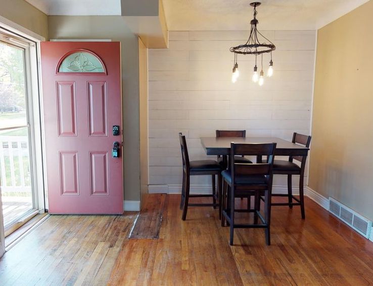 AVE 196,464 3BDR 1BTH Des Moines IA Preforeclosure