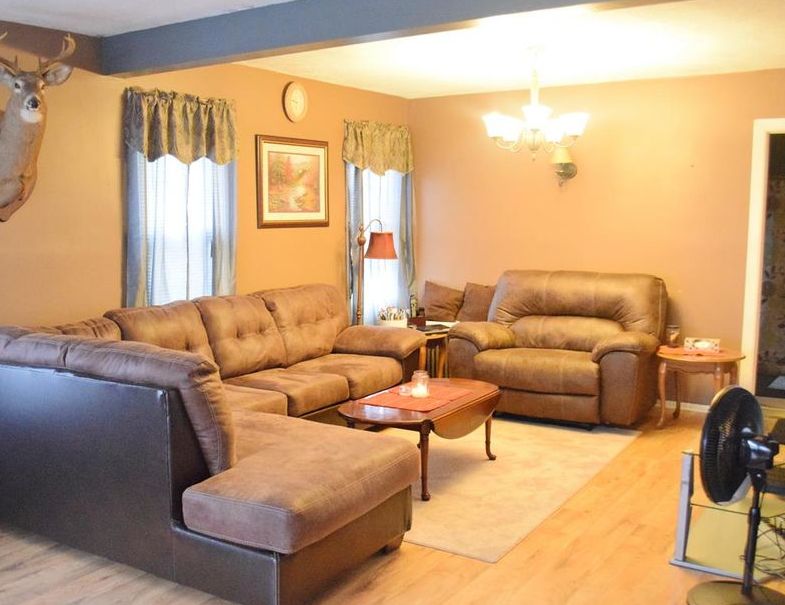 MEADOW ST 77,000 3BDR 2BTH Single Family Gloversville NY Preforeclosure Listing