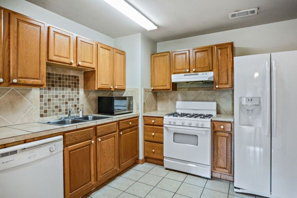 DENVER DR 220,458 4BDR 2BTH Baton Rouge LA Preforeclosure