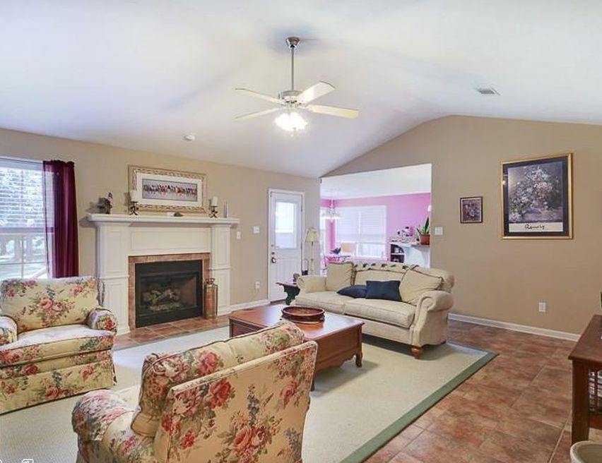 WARREN ST 148,200 3BDR 2BTH Single Family Cabot AR Pre