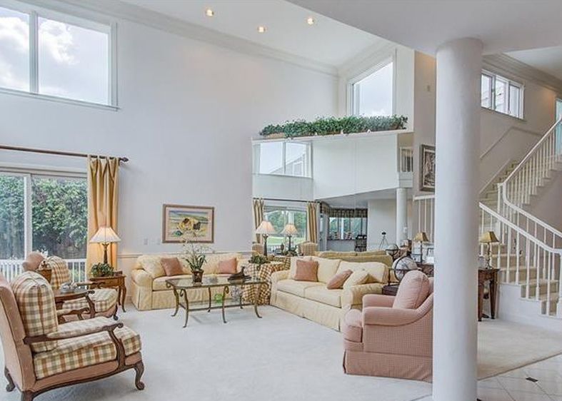 LONGBOAT CLUB RD 114,100 5BDR 6BTH Single Family Longboat