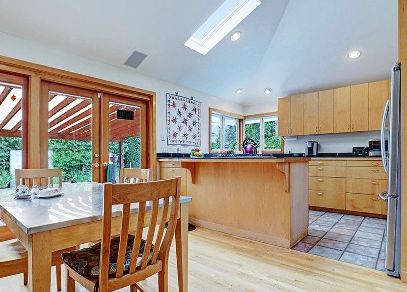 S DAKOTA ST 51,900 4BDR 3BTH Seattle WA Preforeclosure