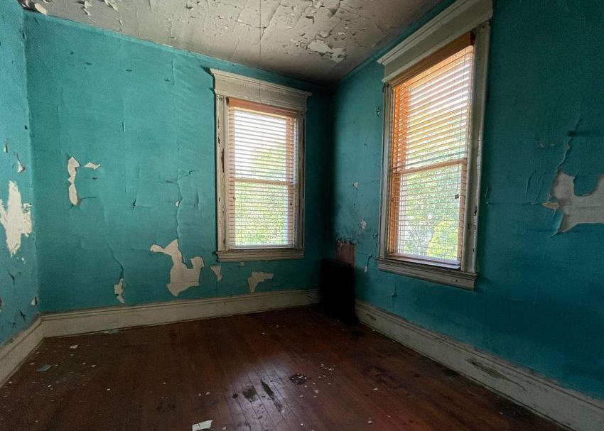 WESTERVELT AVE 449,600 2BDR 1BTH MultiFamily Staten Island