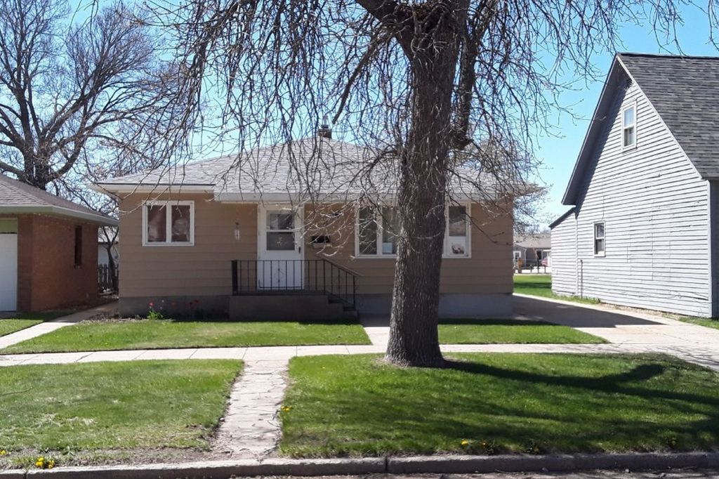 6TH ST NE 113,836 4BDR 2BTH Single Family Watertown SD Pre