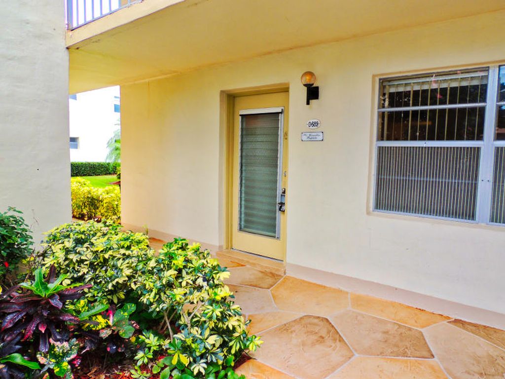 NORMANDY O 55,000 2BDR 2BTH Condo/Townhome Delray Beach FL Preforeclosure Listing
