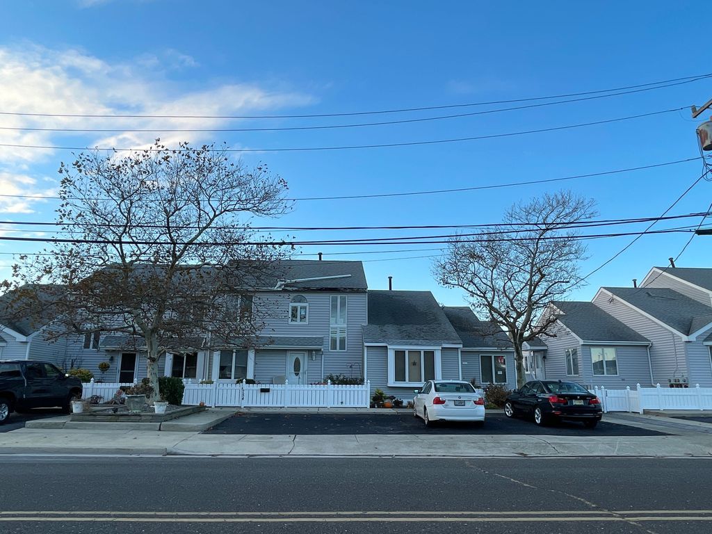 ALLEN DR 353,800 4BDR 3BTH Single Family Wildwood NJ Pre