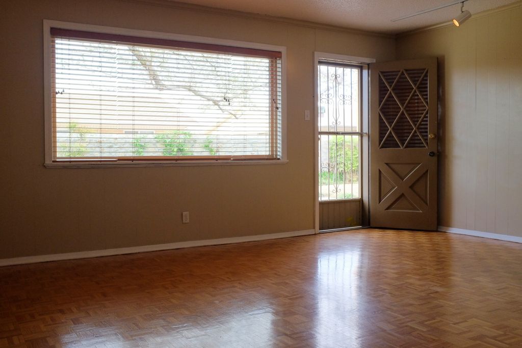 TRINIDAD DR 241,000 4BDR 2BTH Single Family El Paso TX Pre