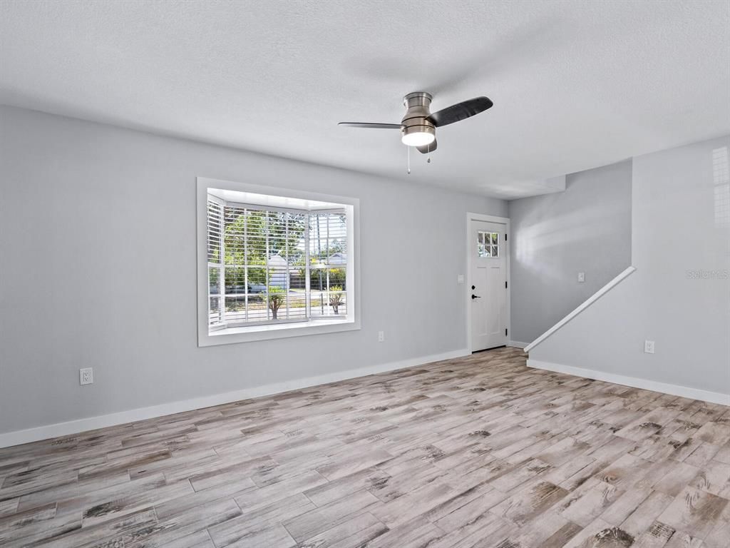 GATEWOOD DR 285,500 3BDR 2BTH Single Family Sarasota FL Preforeclosure Listing 30120399