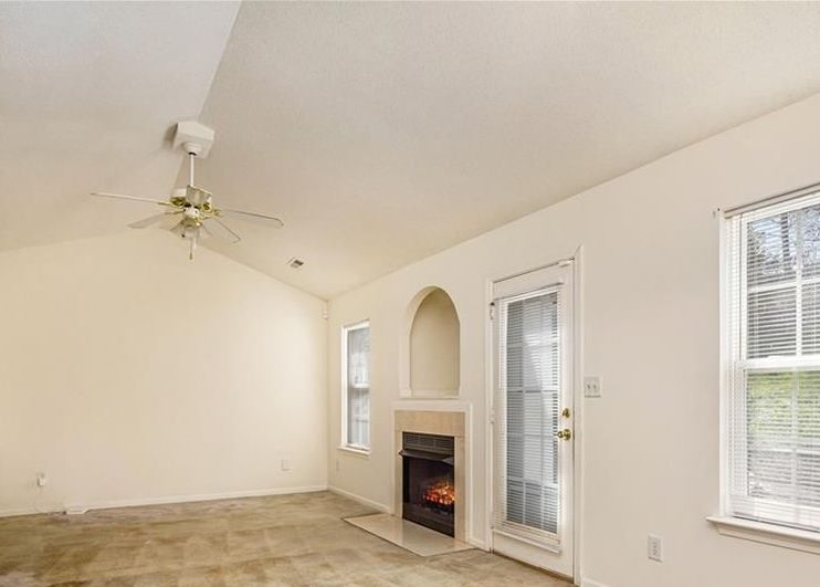 OLDE ENGLISH DR 199,600 3BDR 2BTH Single Family Charlotte NC Preforeclosure Listing