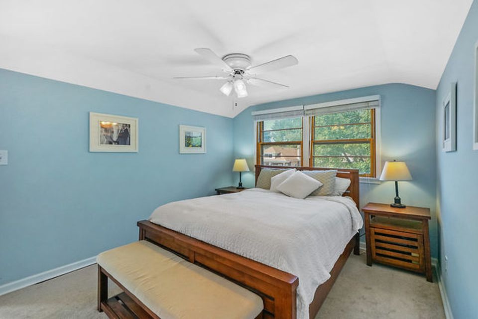 WESLEY AVE 239,900 3BDR 2BTH Single Family Berwyn IL Pre