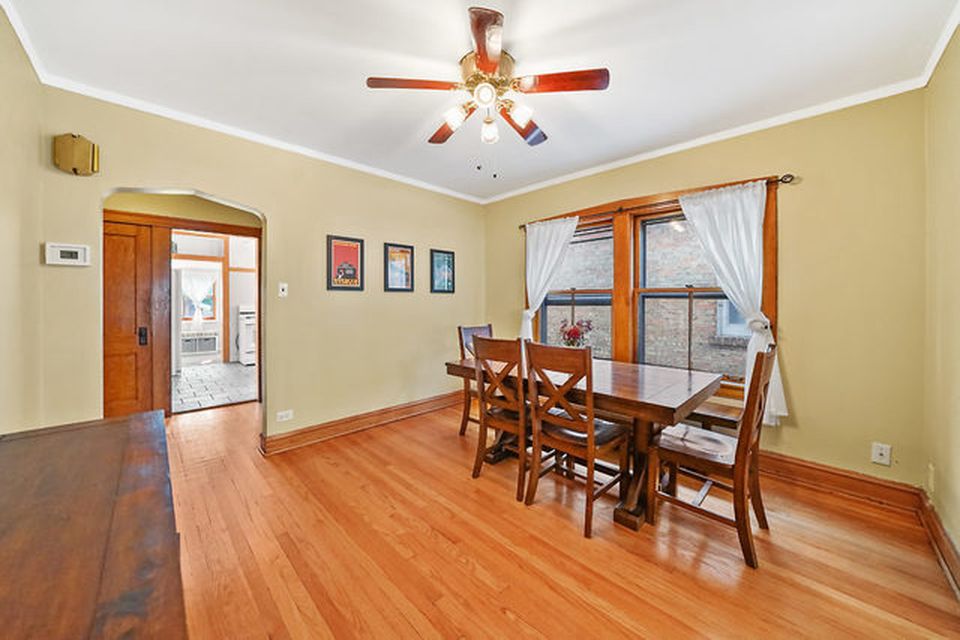 WESLEY AVE 239,900 3BDR 2BTH Single Family Berwyn IL Pre