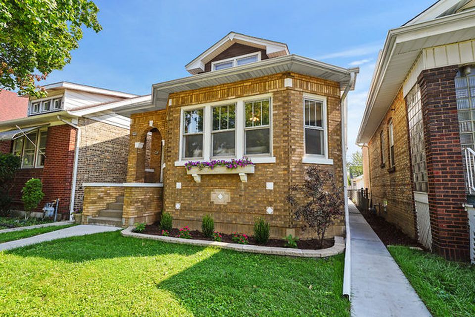 WESLEY AVE 239,900 3BDR 2BTH Single Family Berwyn IL Preforeclosure Listing 30178431